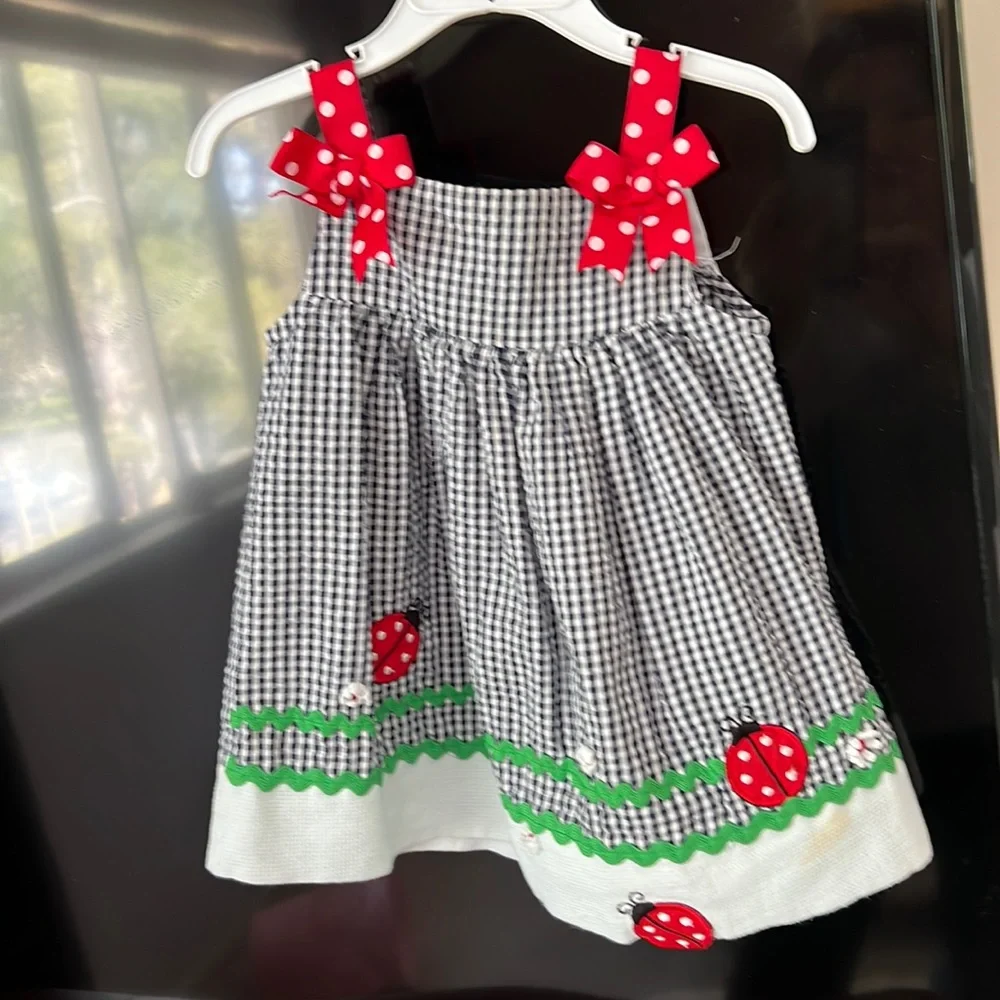 Cute dress with red bows - Picture 1 of 7